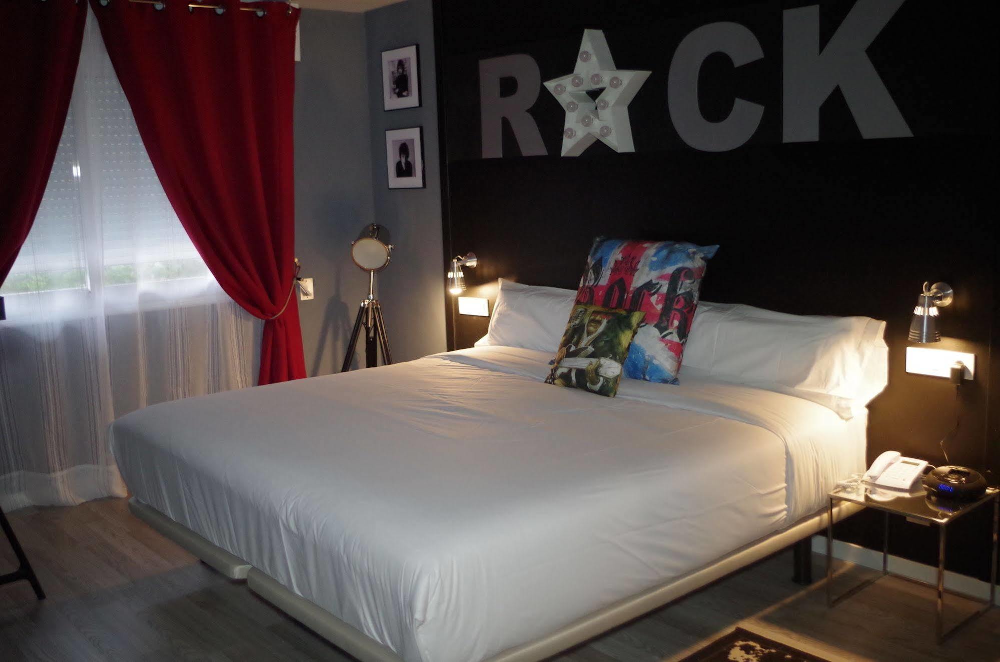 Hotel Apartamentos Rock Star Taboadela Kültér fotó